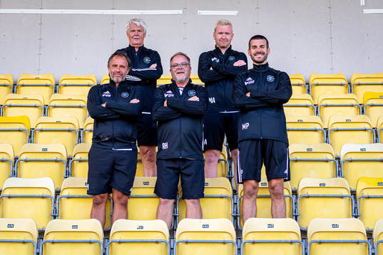 Tränare Karl-Gunnar Björklund och Mattias Adelstam, Främre ledet från vänster: Fystränare Dan Norberg, Tränare Roar Hansen och Målvaktstränare Matthew Pyzdrowski poserar för ett porträtt under en fotbollsträning med Ängelholms FF den 20 juli 2020 i Ängelholm.