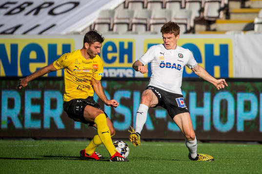 Mjällbys Besard Sabovic och Örebros Albin Granlund