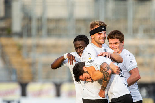 Örebros Nahir Besara jublar