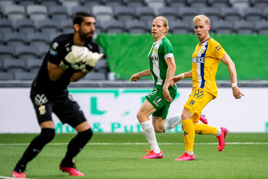 Hammarbys Gustav Ludwigson och IFK Göteborgs Victor
