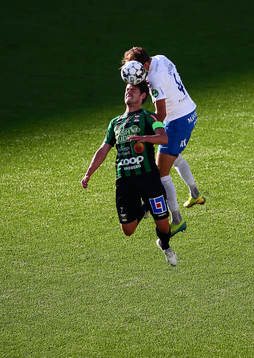 Varbergs Robin Tranberg och IFK Norrköpings Lars Krogh