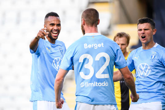 Malmö FFs Isaac Kiese Thelin och Marcus Antonsson jublar
