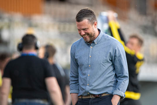 Elfsborgs manager Jimmy Thelin jublar