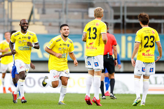 Falkenbergs Edi Sylisufaj jublar efter reduceringen 2-1