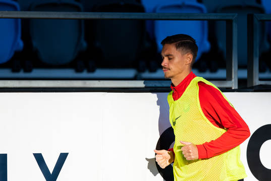 Örgrytes Fredrik Zanjanchi värmer upp