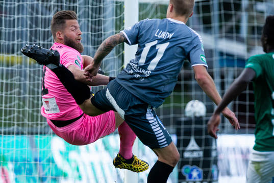 Jönköpings målvakt Frank Pettersson och Brages Anton Lundin