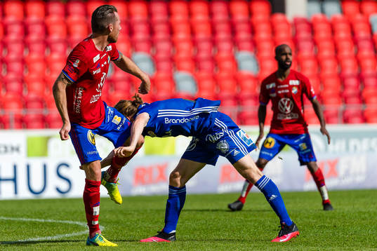 Östers Johan Persson och Sundsvalls Oliver Berg
