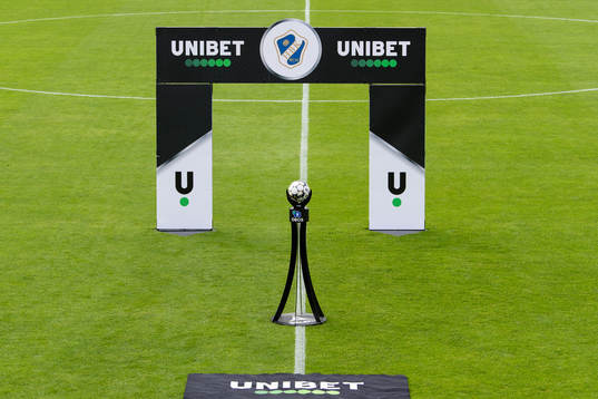 Unibet logo före fotbollsmatchen i Superettan  mellan Halmstad och Akropolis den 25 juli 2020 i Halmstad.
