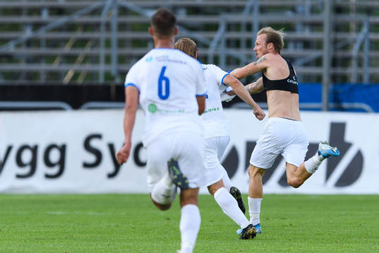 Akropolis Pontus Åbrink jublar efter 2-3