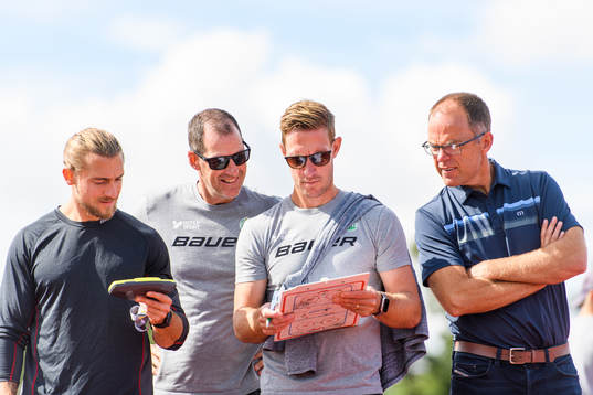 Fystränare Erik Olsson, assisterande tränare Jan Larsson,