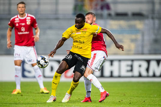 Mjällbys Moses Ogbu och Kalmars Fidan Aliti