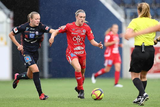 Linköpings Frida Leonhardsen Maanum och Örebros Freja