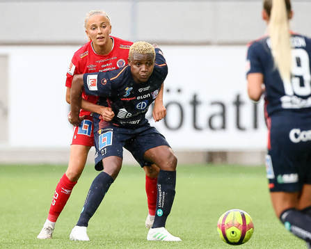 Örebros Sara Lilja-Vidlund och Linköpings Uchenna Grace