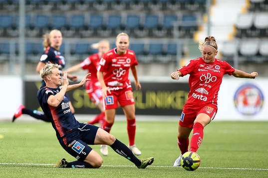 Linköpings Nilla Fischer och Örebros Freja Olofsson
