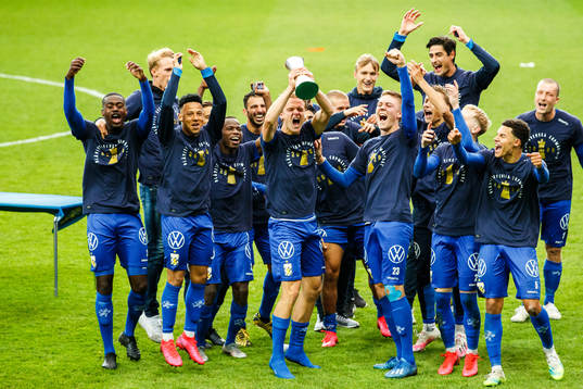 IFK Göteborgs spelare jublar