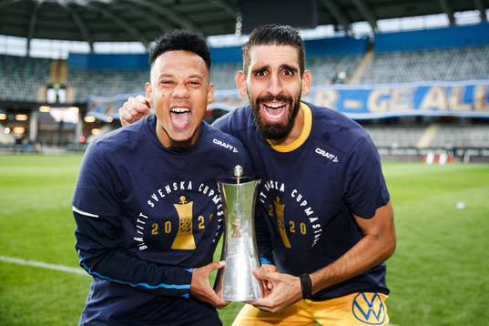 IFK Göteborgs Tobias Sana och målvakt Ioannis Anestis
