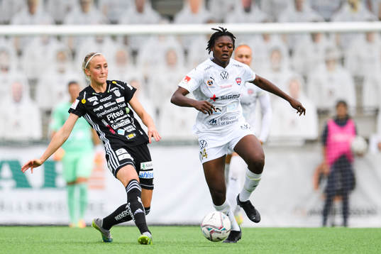 Piteås Julia Karlenäs och Rosengårds Anam Imo