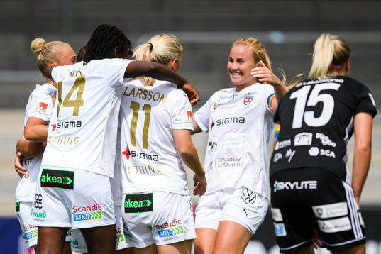 Rosengårds spelare jublar