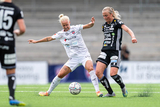 Rosengårds Caroline Seger mot Piteås Julia Karlenäs