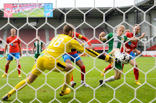 Hammarbys Gustav Ludwigson gör 1-1 bakom Helsingborgs