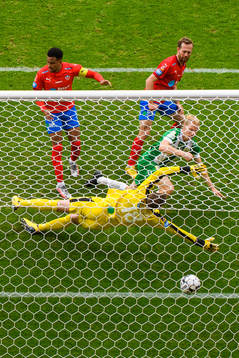 Hammarbys Gustav Ludwigson gör 1-1 bakom Helsingborgs