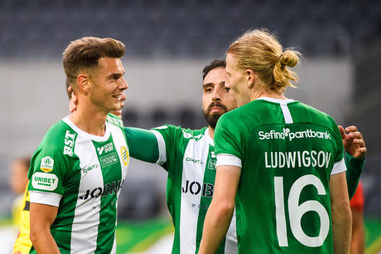 Hammarbys Alexander Kacaniklic jublar efter 1-1