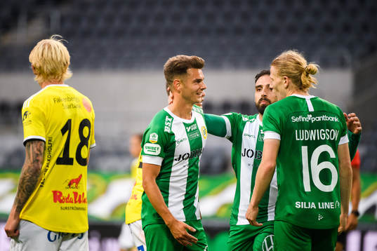 Hammarbys Alexander Kacaniklic jublar efter 1-1