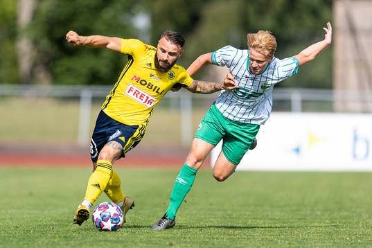 Ängelholms Filip Pivkovski mot Västra Frölundas Otto Peterson