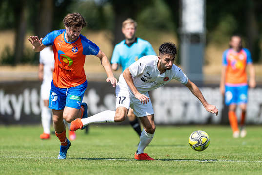 Vejbys Jacob Arvidsson mot Hittarps Mouhamad Fahs