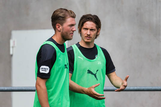 Örebros Martin Broberg och Robin Book värmer upp