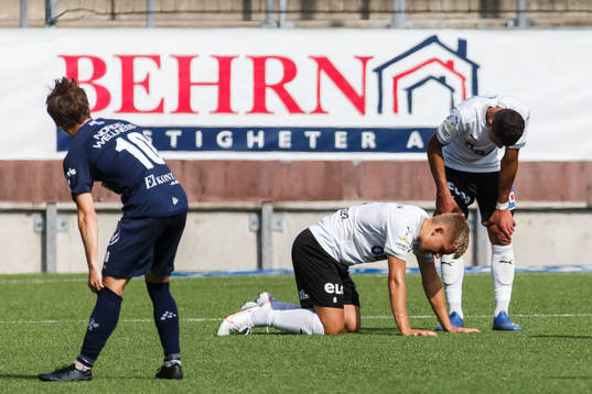 Örebros Dennis Collander har ont