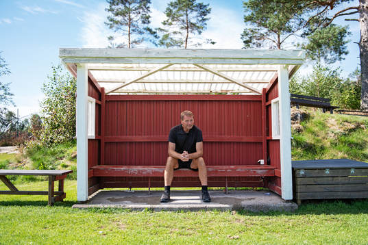 Torbjörn Nilsson, tränare för Ytterby IS P07-lag, poserar för ett porträtt