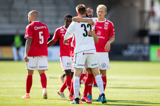 Kalmars spelare jublar