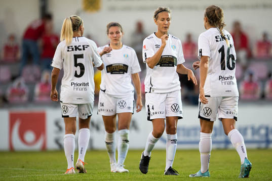 Göteborgs Emma Koivisto, Natalia Kuikka,Emma Kullberg och Filippa Angeldal jublar efter slutsignalen