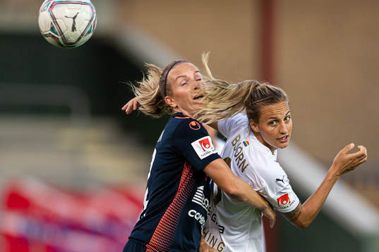 Rosengårds Nathalie Björn mot Linköpings Petra Johansson