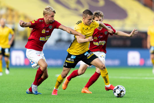 Elfsborgs Jacob Ondrejka och Falkenbergs Ludvig Johansson