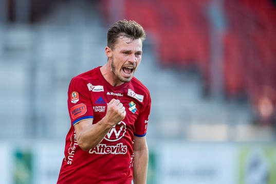 Östers Nicolas Mortensen jublar efter 3-1