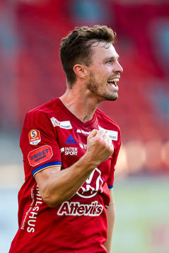 Östers Nicolas Mortensen jublar efter sitt 3-1 mål