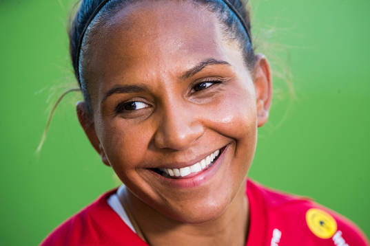 Piteås Madelen Janogy ler