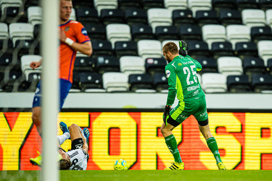 Kristoffer Zachariassen of Rosenborg and Gudmund Broks Kongshavn of Aalesund