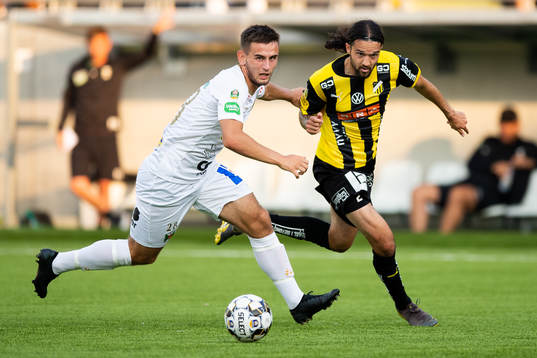 Varbergs Erion Sadiku och Häckens Leonard Zuta