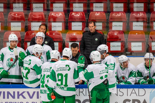 Rögles assisterande tränare Cory Murphy och  assisterande