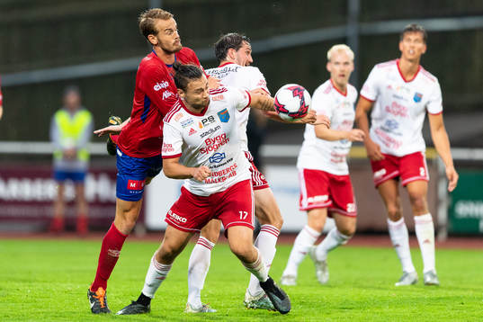 Varbergs GIFs Theodor Graudums och Halmias Vuk Lugonjic