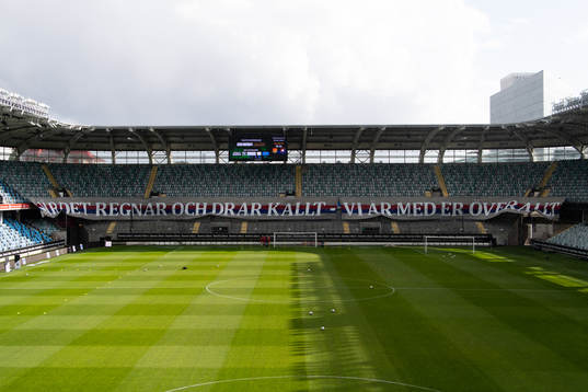 Tifo från Örgrytes supportrar innan fotbollsmatchen i