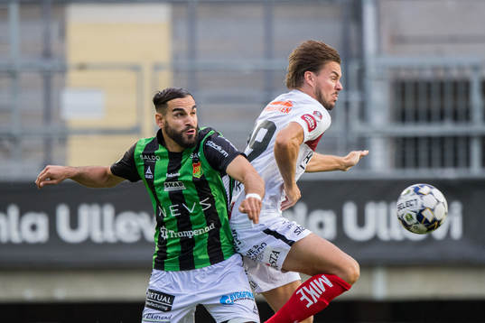 GAIS Mervan Celik och Örgrytes Danny Ervik