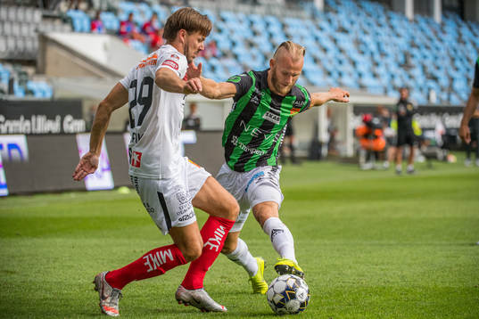 Örgrytes Danny Ervik och GAIS Nicls Andersén