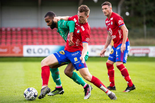 Ljungskiles Mirad Garza och Östers Nicolas Mortensen
