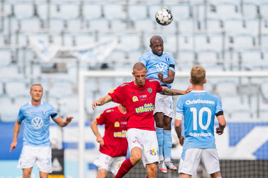 Malmö FFs Fouad Bachirou och Falkenbergs Gustaf Nilsson