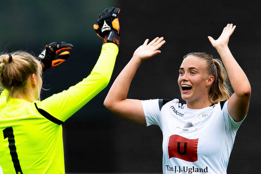 Goalkeeper Kristin Rage and Ingrid Bergland of Amazon Grimstad celebrate