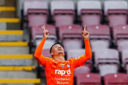 AFC Eskilstunas Adam Larsson jublar efter 3-1